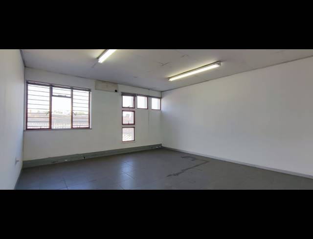 1,083M² WAREHOUSE TO LET IN SAMRAND BUSINESS PARK
